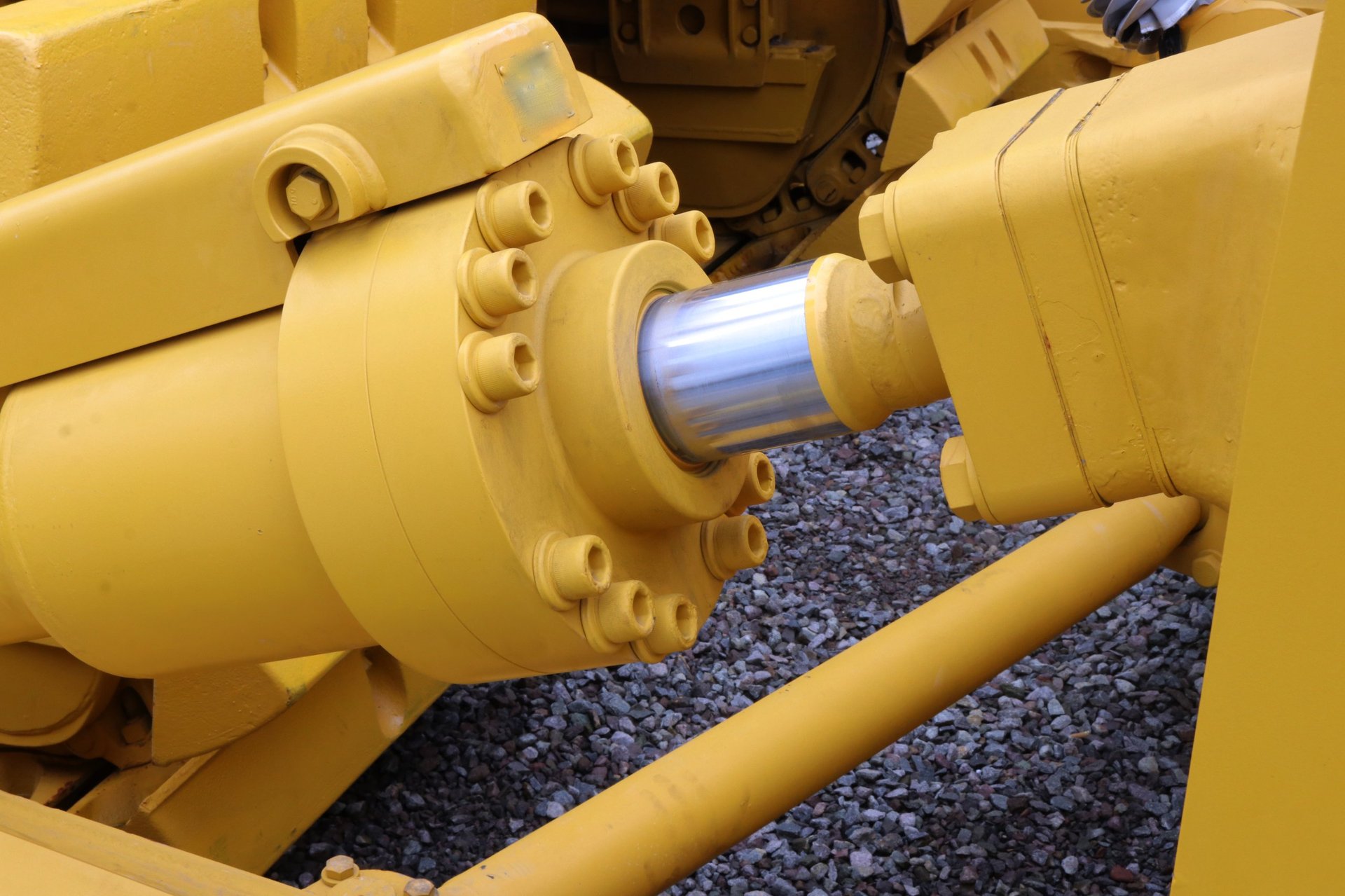 Hydraulic engine on heavy vehicle